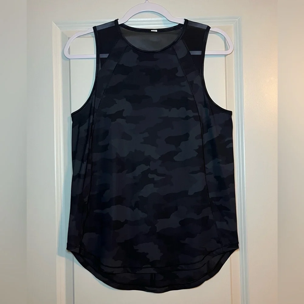 Lululemon Sculpt Tank in Heritage 365 Camo Deep Coal Multi / Black Size 6 - Picture 6 of 7